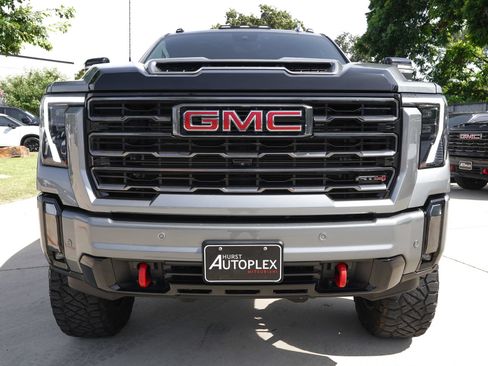 Used 2024 GMC Sierra 2500 AT4 w/ AT4 Premium Plus Package AWD/4WD image 2