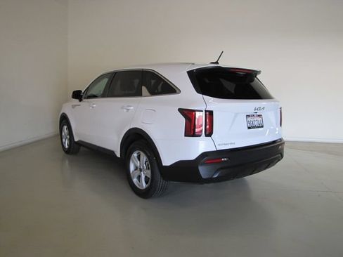 Used 2023 Kia Sorento LX FWD image 22