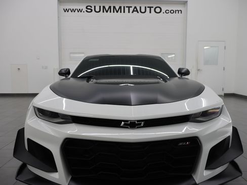 Used 2020 Chevrolet Camaro ZL1 RWD image 22