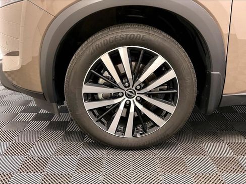 Certified 2024 Nissan Pathfinder Platinum image 8