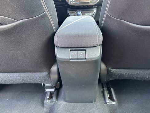 Used 2022 Toyota Prius LE FWD image 17