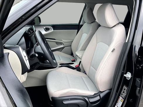 Used 2020 Kia Soul LX FWD image 8