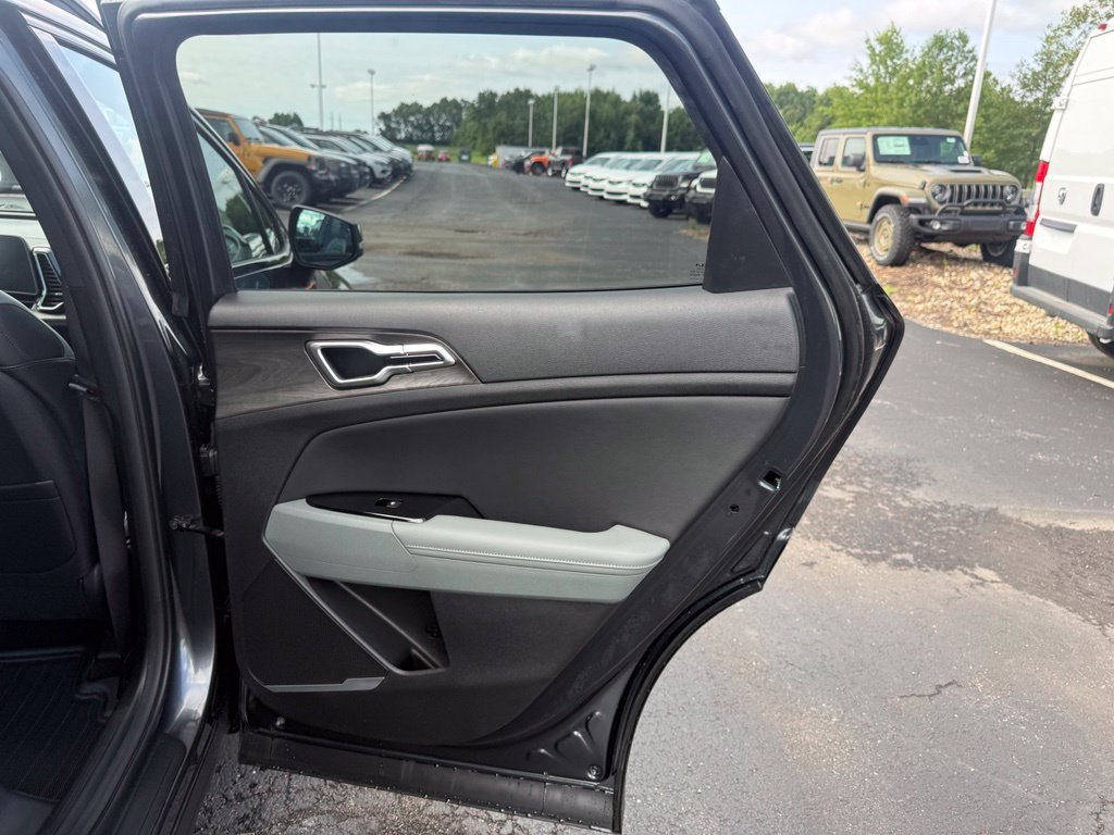 Used 2023 Kia Sportage X-Line w/ X-Line Premium Package AWD/4WD image 43