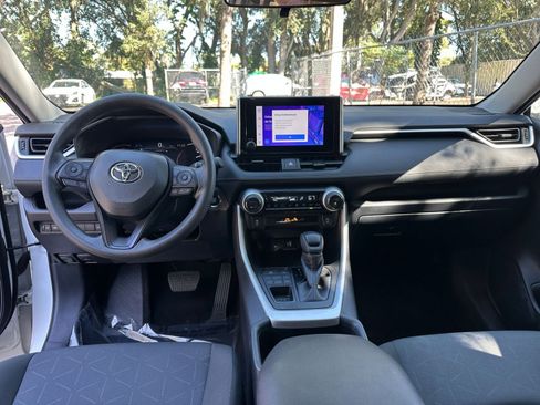 Used 2025 Toyota RAV4 XLE image 27