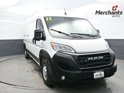 Used 2025 RAM ProMaster 2500 w/ Convenience Group image 1