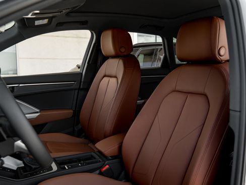 Certified 2025 Audi Q3 2.0T Premium image 7