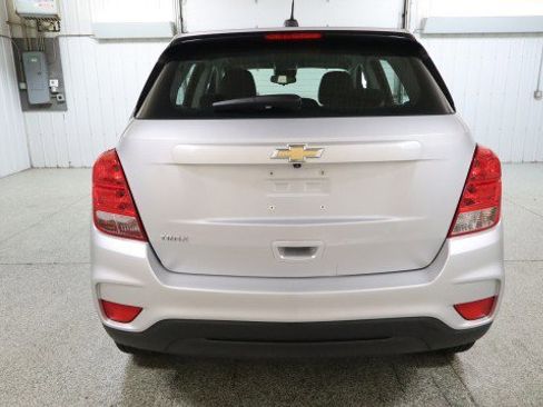 Used 2020 Chevrolet Trax LS FWD image 8