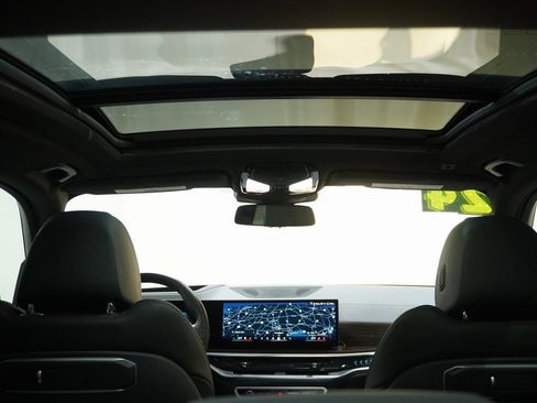 Used 2024 BMW X5 xDrive50e w/ Premium Package image 7