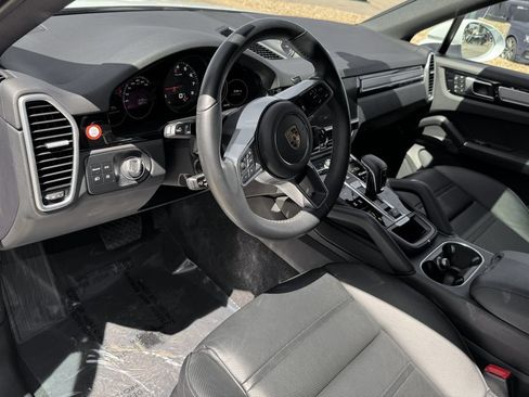 Used 2023 Porsche Cayenne Coupe AWD/4WD image 17
