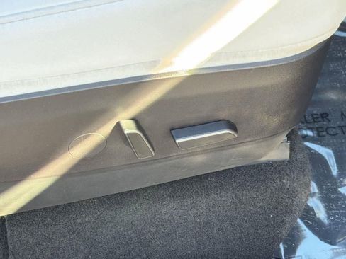 Used 2021 Tesla Model Y Performance image 36