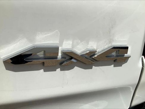 Used 2026 RAM 1500 Laramie AWD/4WD image 9