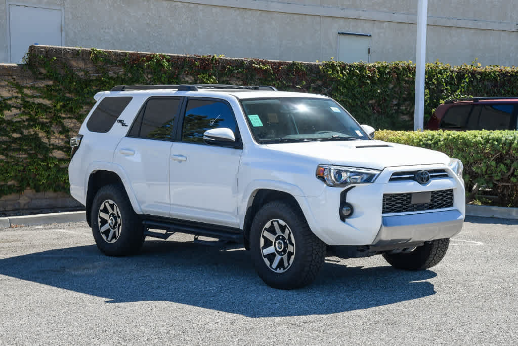 Used 2023 Toyota 4Runner TRD Off-Road Premium w/ Moonroof Package AWD/4WD image 3