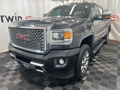 Used 2016 GMC Sierra 2500 Denali w/ Duramax Plus Package image 3
