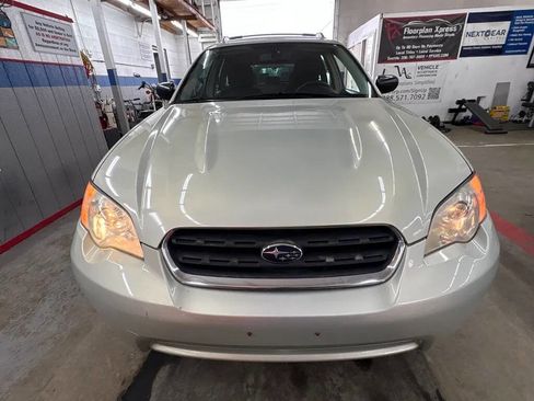 Used 2007 Subaru Outback 2.5i image 5