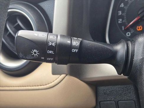 Used 2015 Toyota RAV4 XLE FWD image 18