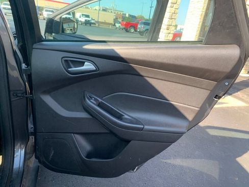 Used 2017 Ford Focus SE FWD image 34