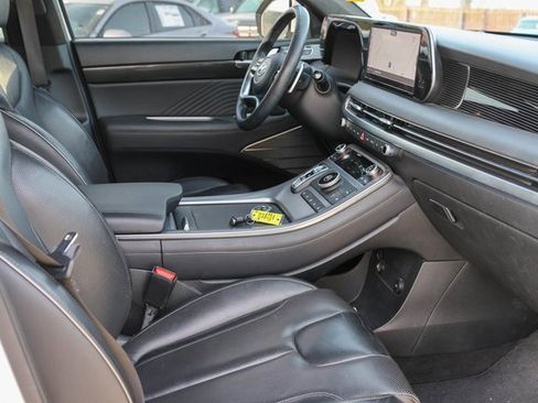 Used 2023 Hyundai Palisade Calligraphy w/ Winter Package image 19