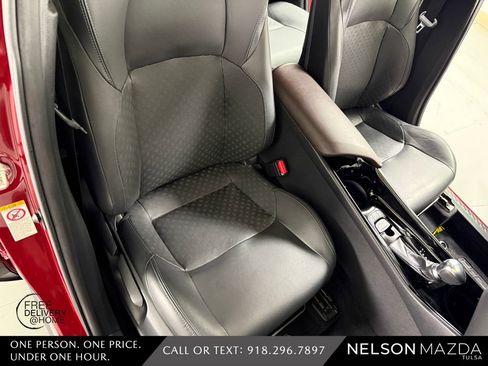 Used 2019 Toyota C-HR Limited FWD image 46