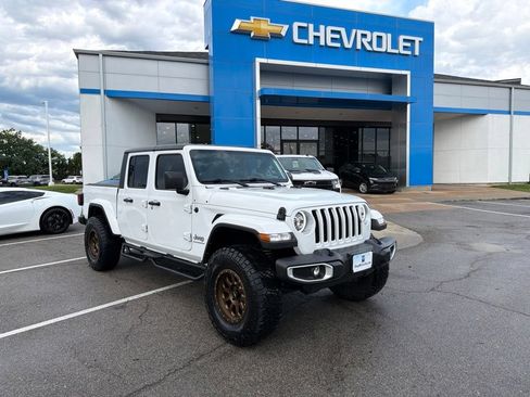 Used 2023 Jeep Gladiator Overland AWD/4WD image 1