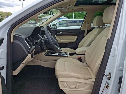 Used 2023 Audi Q5 2.0T Premium w/ Convenience Package AWD/4WD image 13