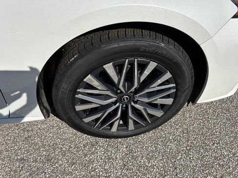 Used 2023 Nissan Altima 2.5 SV image 33