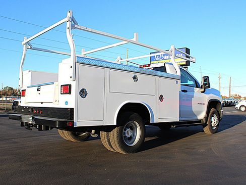 Used 2024 Chevrolet Silverado 3500 W/T w/ Snow Plow Prep Package image 5