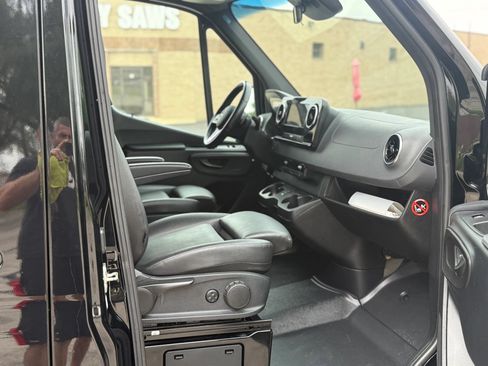 Used 2020 Mercedes-Benz Sprinter 2500 image 23