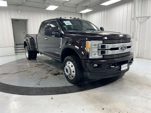 Used 2018 Ford F450 Limited image 3