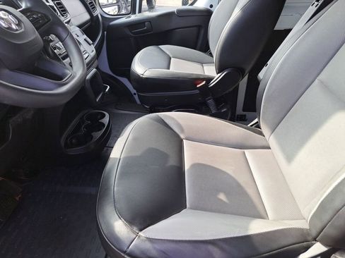 Used 2023 RAM ProMaster 2500 image 16