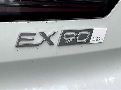 New 2025 Volvo EX90 Ultra image 25