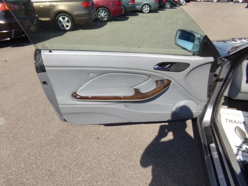 Used 2004 BMW 325Ci Convertible RWD image 9