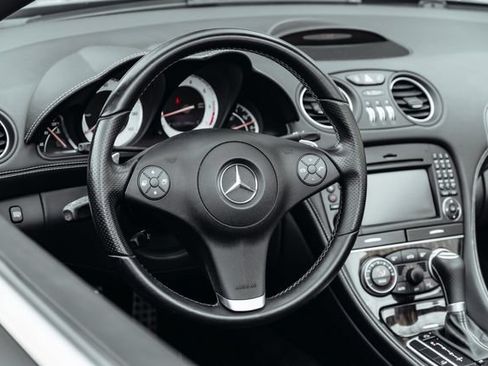 Used 2011 Mercedes-Benz SL 550 image 6