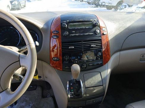 Used 2009 Toyota Sienna XLE image 15
