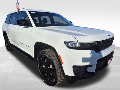 Used 2025 Jeep Grand Cherokee L Laredo image 5