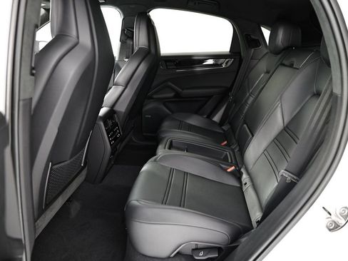New 2026 Porsche Cayenne GTS AWD/4WD image 27