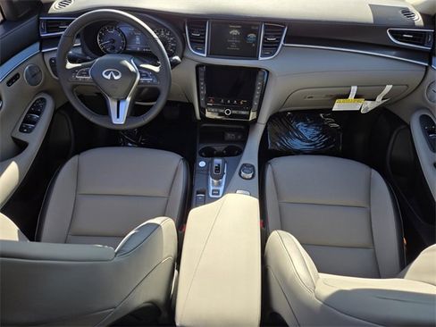 New 2025 INFINITI QX50 Luxe image 16