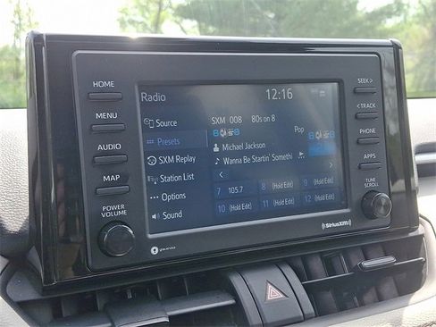 Used 2022 Toyota RAV4 XLE image 17