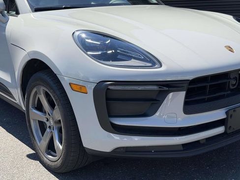 Certified 2024 Porsche Macan AWD/4WD image 8
