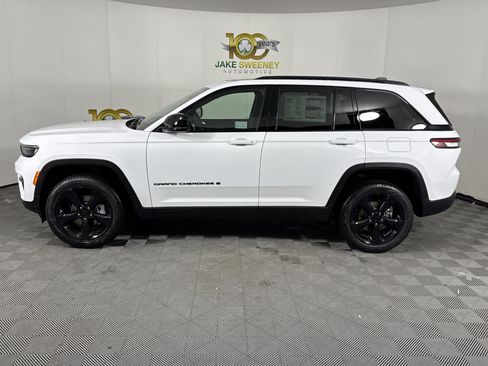 New 2025 Jeep Grand Cherokee Limited image 5