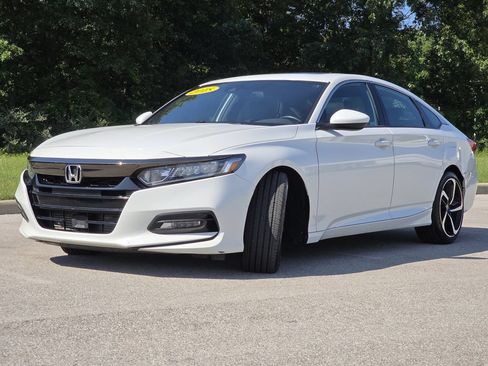 Used 2018 Honda Accord Sport image 5