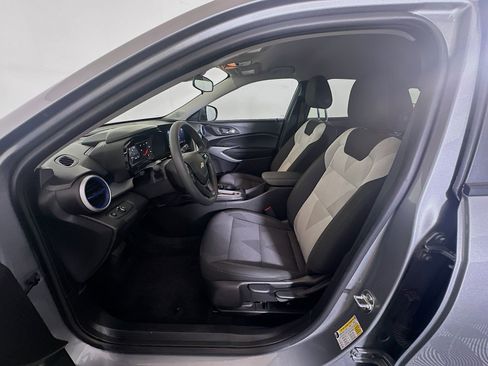 Used 2026 Chevrolet Trax LS w/ LS Convenience Package FWD image 13