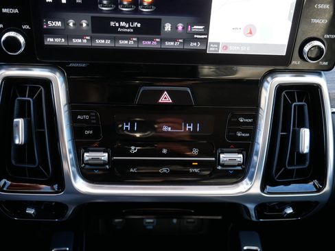 Certified 2022 Kia Sorento SX Prestige image 23