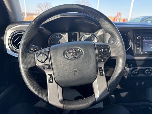Certified 2019 Toyota Tacoma SR5 image 11