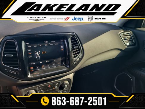 Used 2018 Jeep Compass Limited w/ Navigation Group AWD/4WD image 19