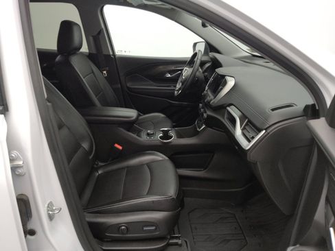 Used 2022 GMC Terrain SLT w/ LPO, Floor Liner Package image 21