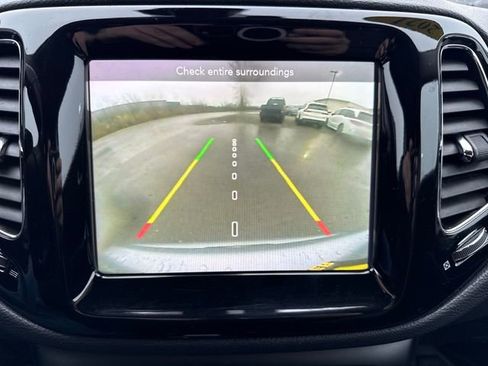 Used 2021 Jeep Compass Limited image 28