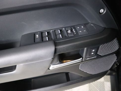 Used 2023 Land Rover Defender 110 V8 image 24