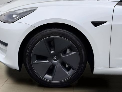 Used 2021 Tesla Model 3 Standard Range Plus image 41