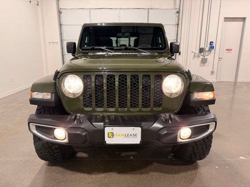 Used 2023 Jeep Gladiator Sport AWD/4WD image 2