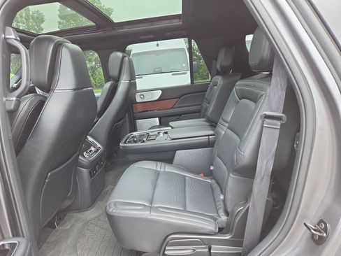 Used 2021 Lincoln Navigator Reserve w/ Luxury Package AWD/4WD image 28